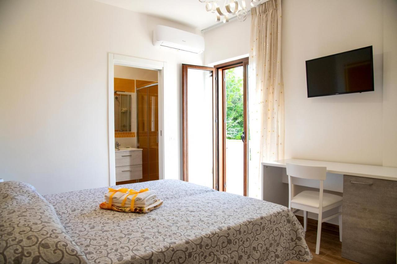 B&B Binario Nove E Tre Quarti Agropoli Exterior photo